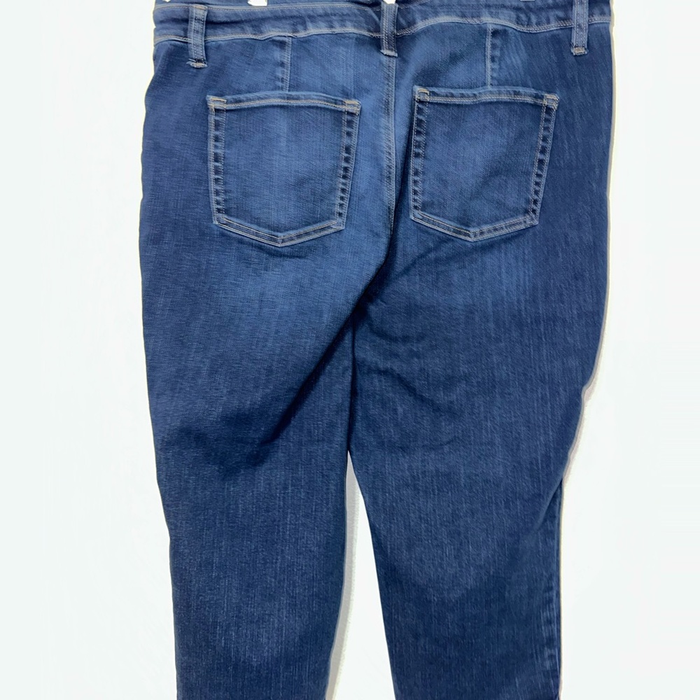 Maurices MJeans 20W High Rise Dark Wash Crop Capri Jeans Button Fly - Picture 3 of 6